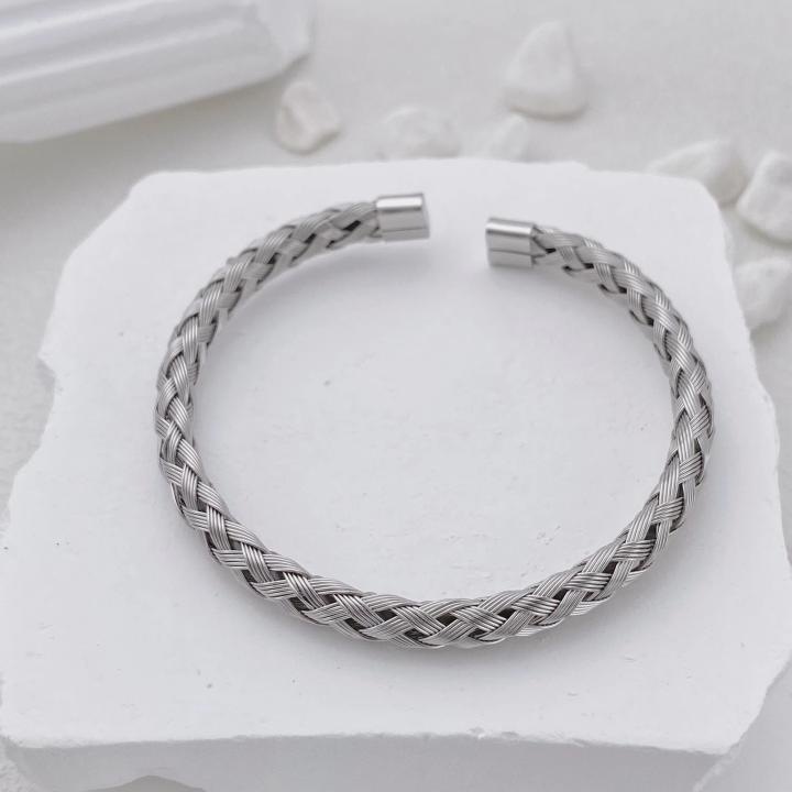 Classic Twine Cuff – Silver Edition | Giftlo Exclusive