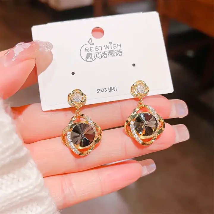 Elegant Geometric Zirconia Earrings – Premium Women’s Jewelry