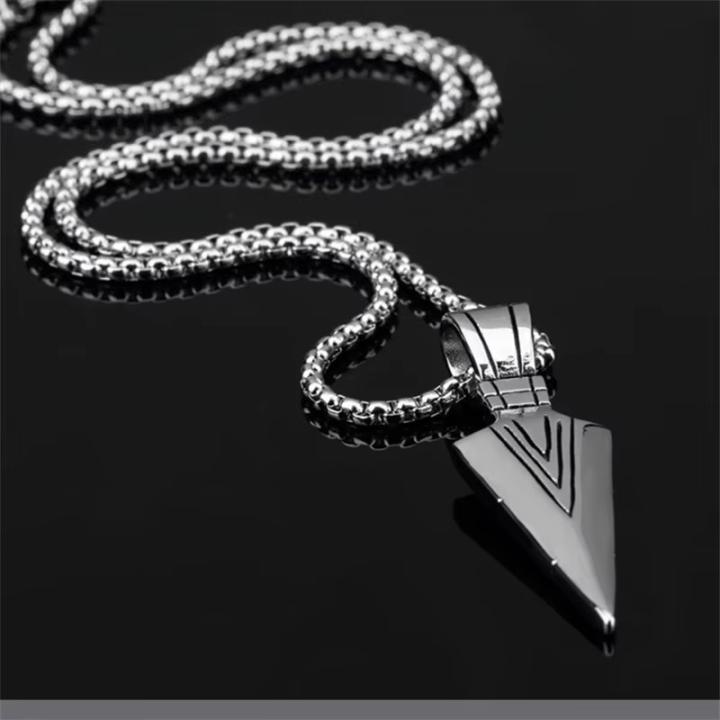 Arrowhead Pendent with Chain – Silver Edition