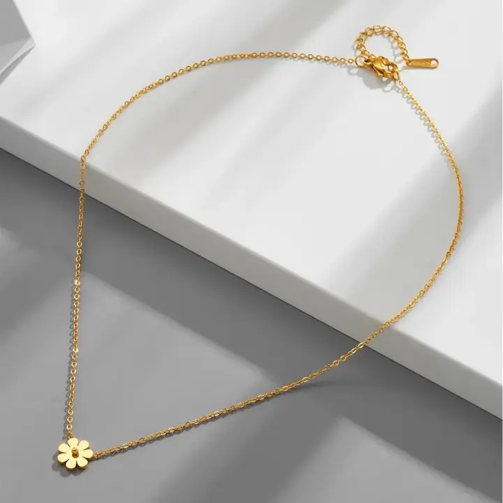 Gold Flower Pendant Necklace